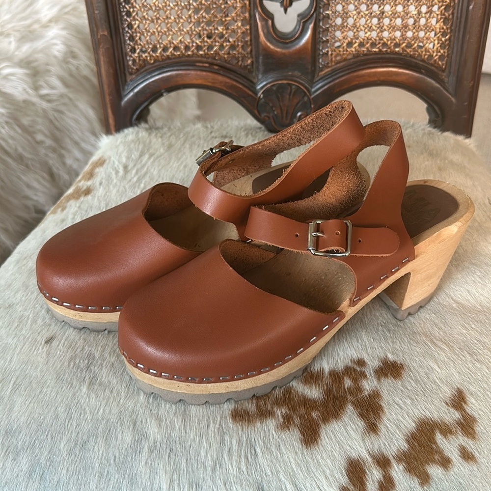 SOFIA Swedish clog size 39.  Handmade in Sweden.
